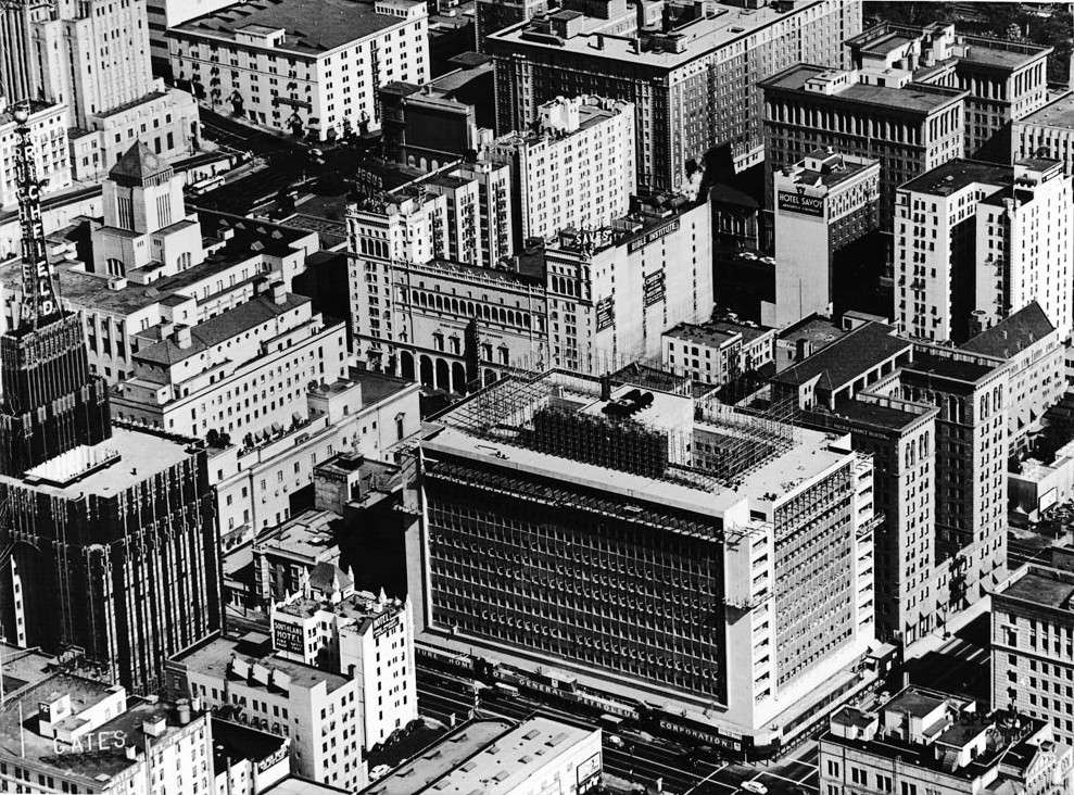 Art Deco Buildings Los Angeles. Far left is the art deco